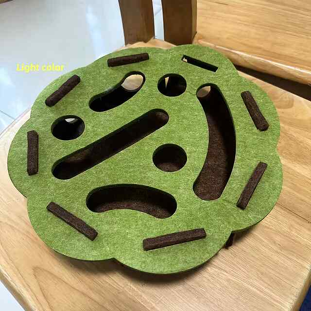 Інтерактивна рибальська іграшка для котів Весела Коробка з 2 м'ячиками (30х30см) - 1 фото товару