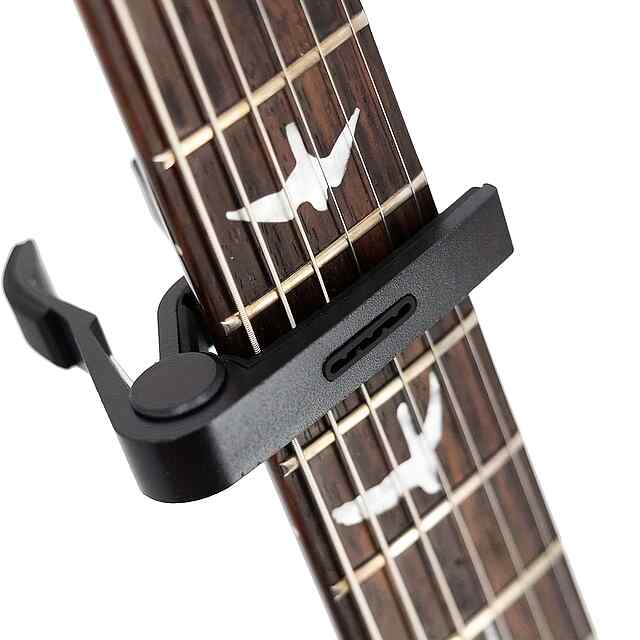 Каподастр металевий з тримачем медіаторів – універсал для акустичної/електрогітари