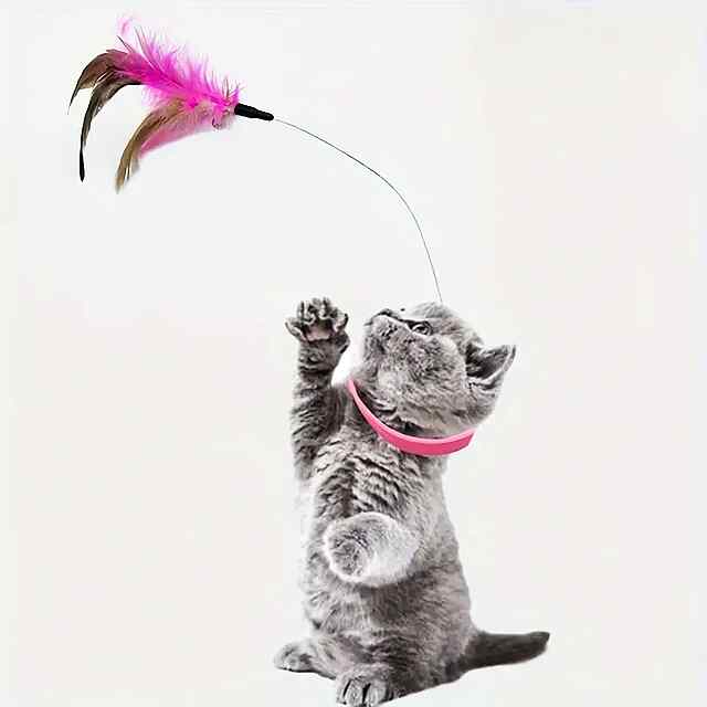 Силіконовий іграшковий нашийник для котів з пір'ям. Зелений колір. Ручна робота. Мисливський інстинкт. - 2 фото товару